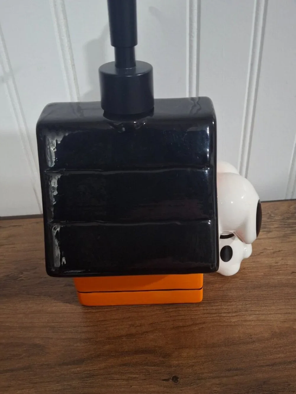 New Peanuts Halloween Ceramic Soap Lotion Dispenser Snoopy Dog House